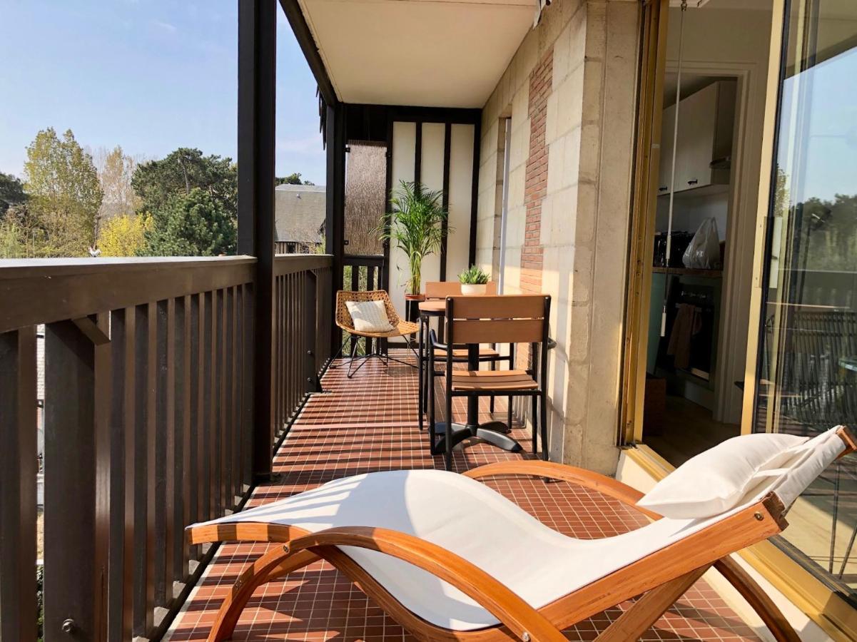 Beau studio terrasse vue jardin - à 2 pas de la mer Deauville Exterior foto