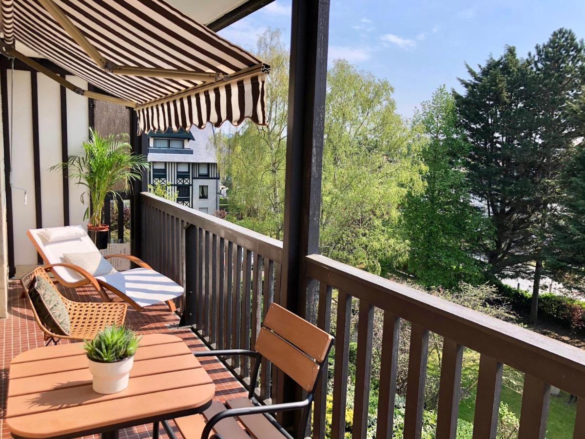 Beau studio terrasse vue jardin - à 2 pas de la mer Deauville Exterior foto